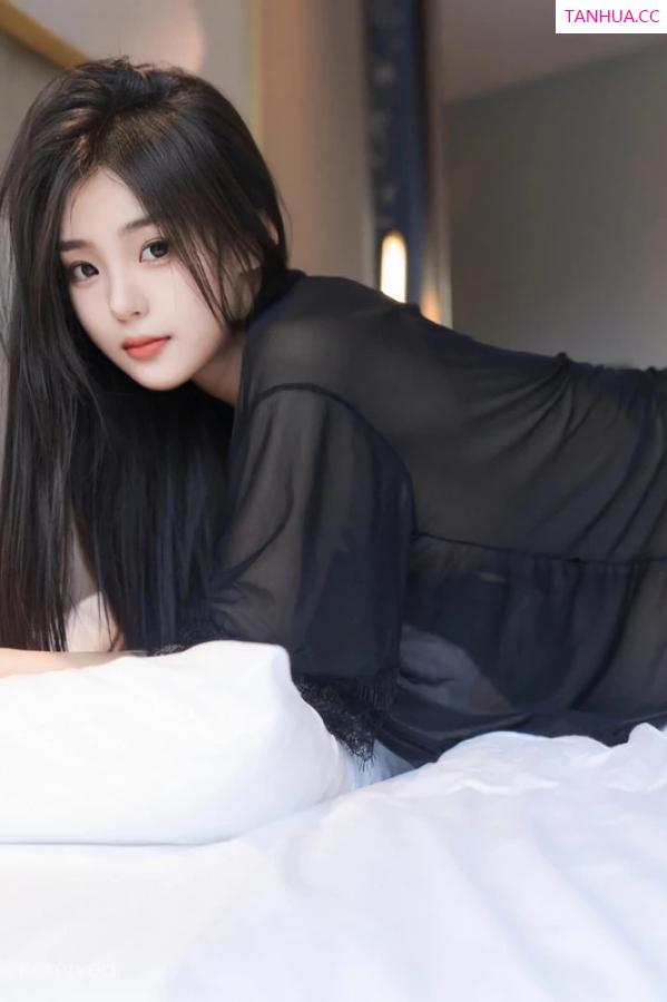   [XiuRen]高清写真图 2024.05.16 No.8550 周周不吃香菜 美腿性感第77张图片